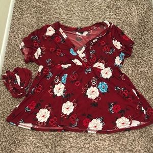*TORRID* Red floral shirt with belt 💕